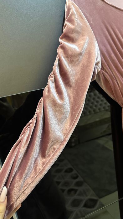 Офицялна Рокля носена веднъж