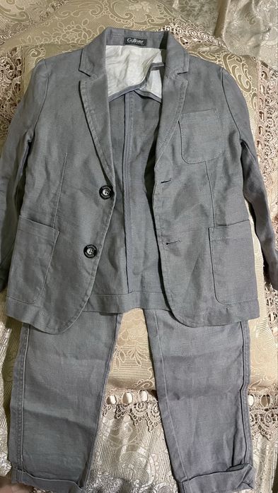 Продам детский брендовый костюм