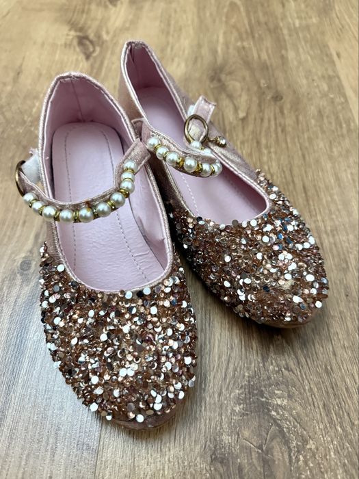 Туфли нежные для девочек