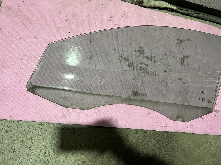 Geam stanga fata sofer pt vw passat b7