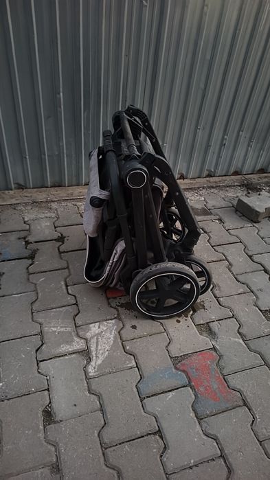 Продам коляску  ining baby