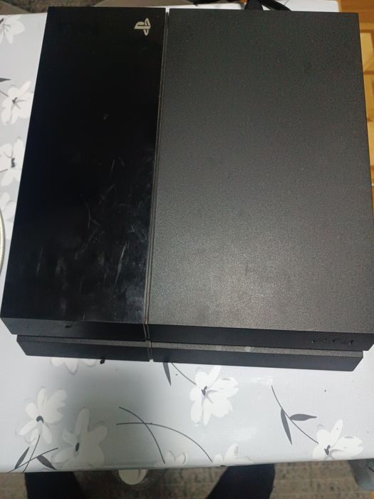 Продам Ps4 с дисками