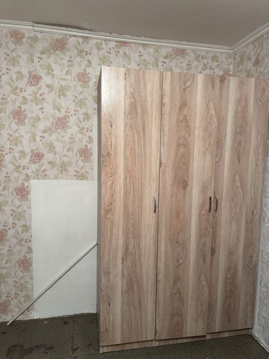 Шкаф трехдверный, тумба под тв