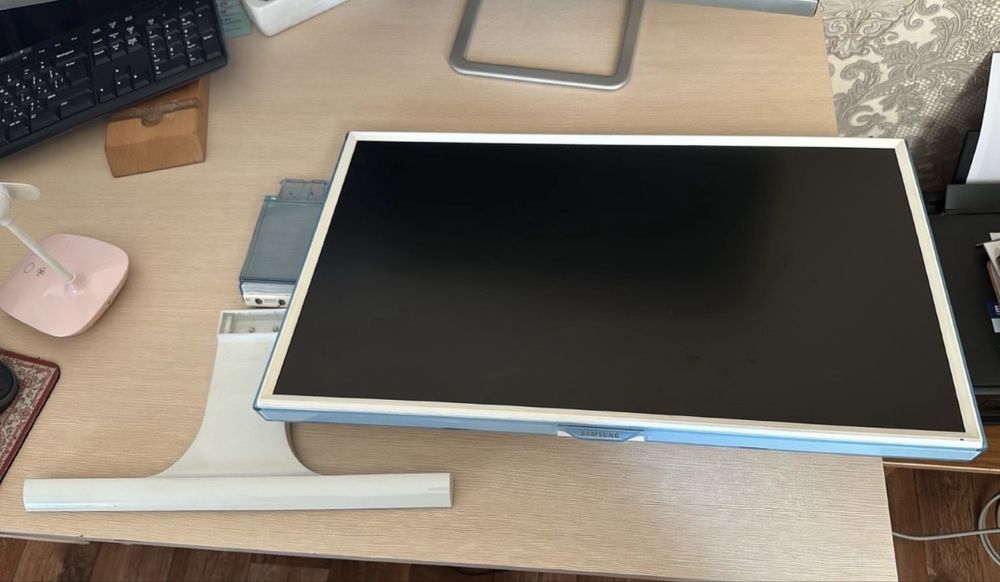 Монитор Samsung