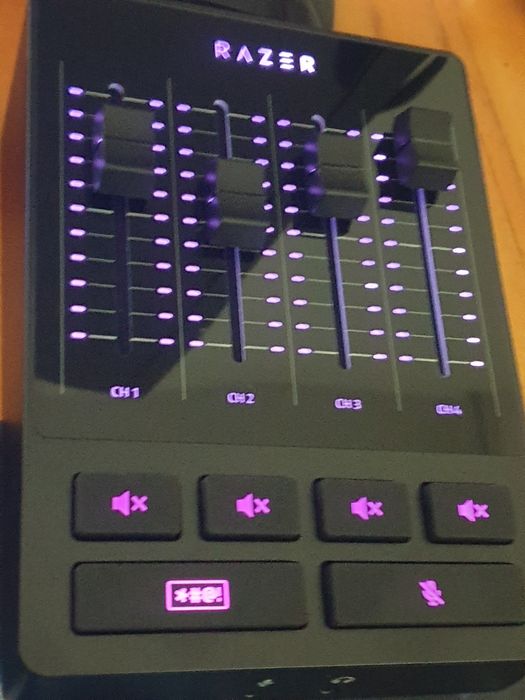 Звуковая аудиокарта Razer audio mixer