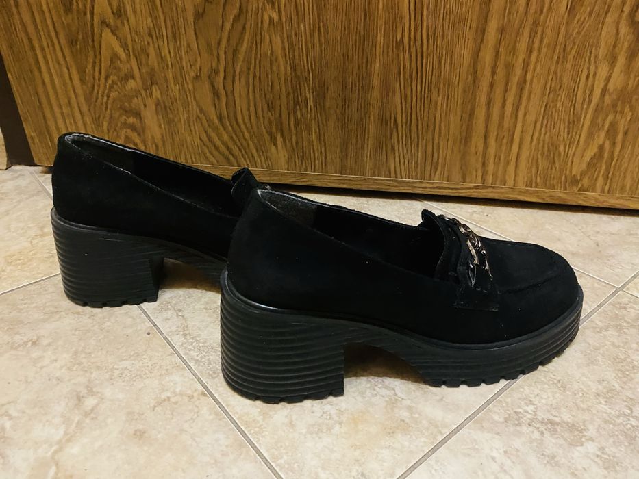 Обувки на лек ток