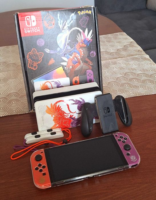Лимитирано издание Nintendo Switch OLED Pokémon Scarlet & Violet