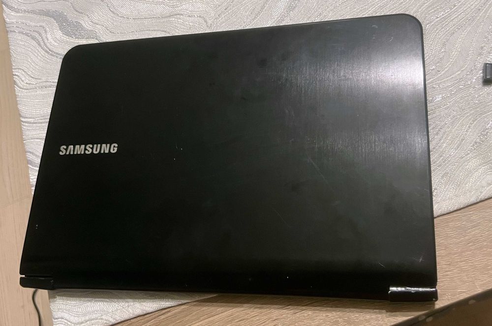 Laptop Samsung Series 9 NP900X3A i5 Ultrabook Defect Fara RAM SSD