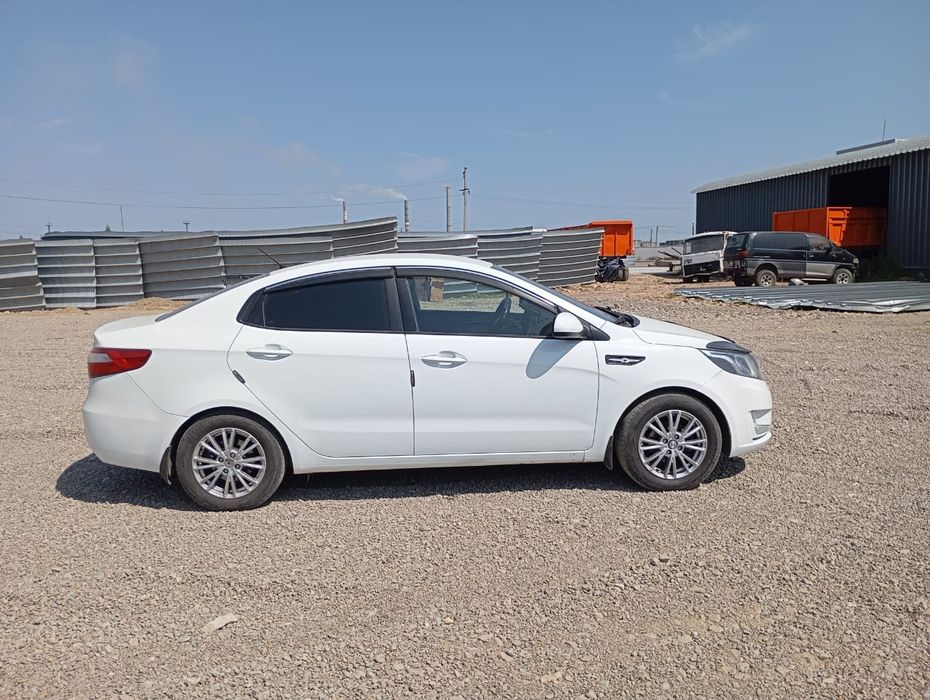 Продам киа рио 2014