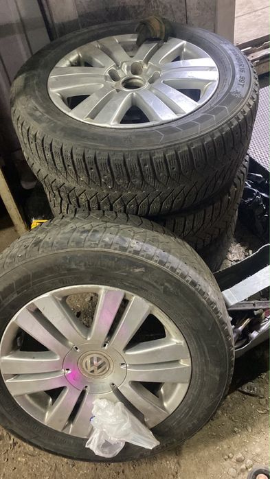 Продам шины с дисками 215/60/16 в