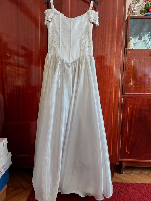 Vand rochie de mireasa