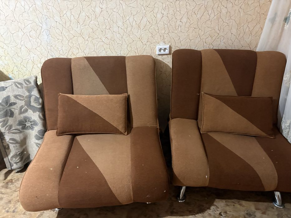 Продам диван с креслом
