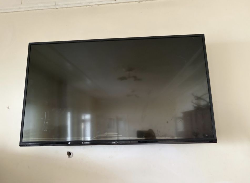Televizor sotiladi