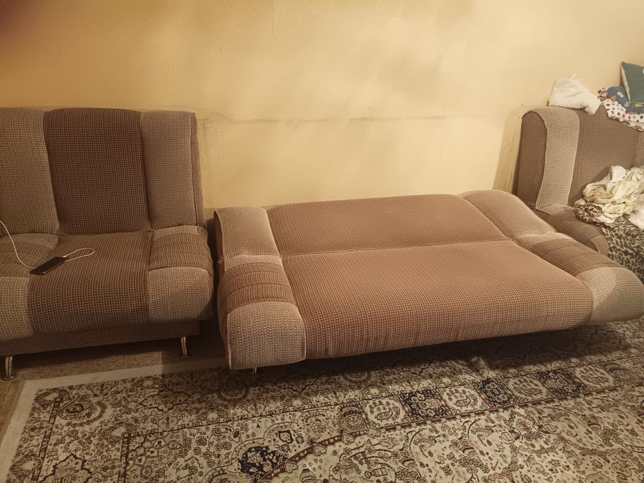 Диван и два кресла