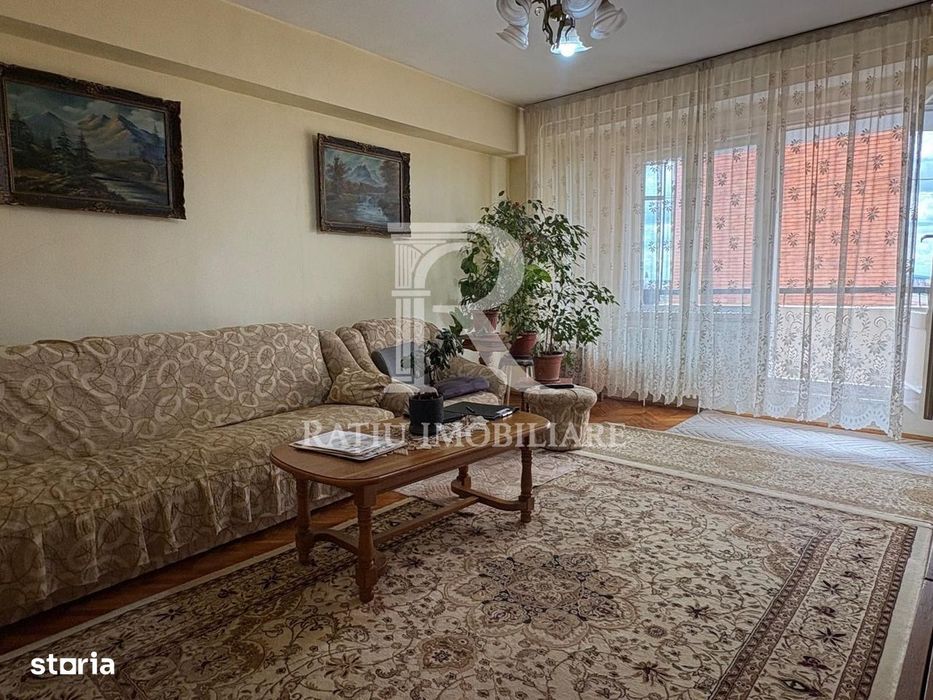 Apartament cu 4 camere | Bulevardul Dacia | Oradea