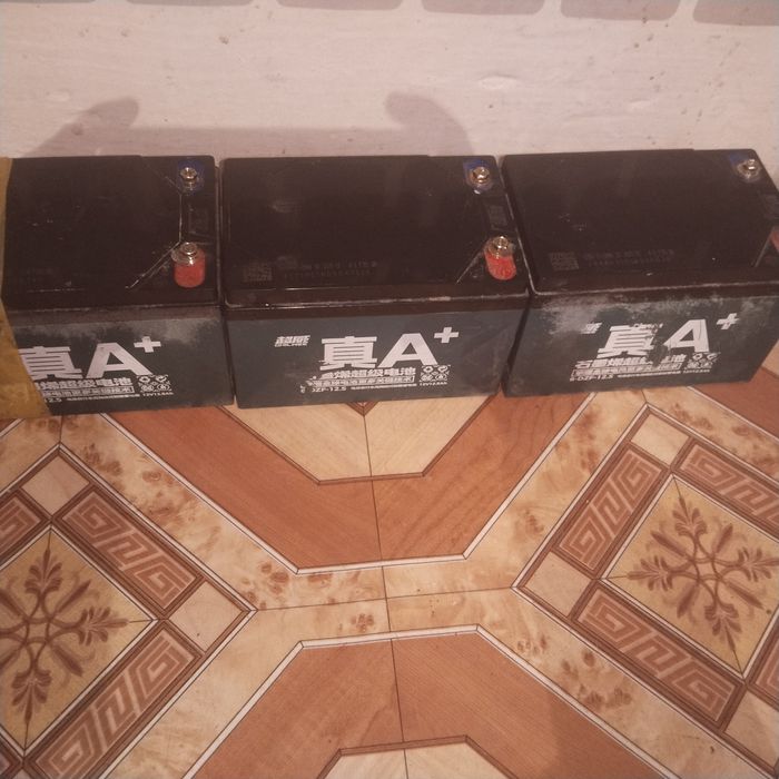 Аккумулятор   в три