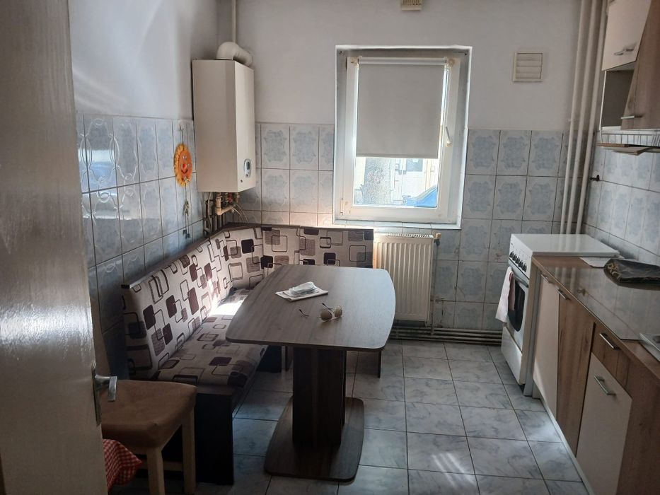 Inchiriez apartament 2 camere