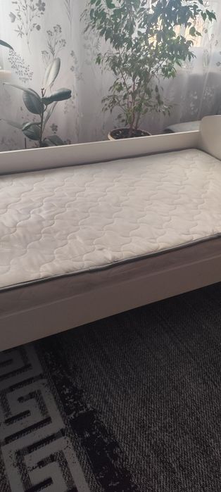 Кровать подростковая