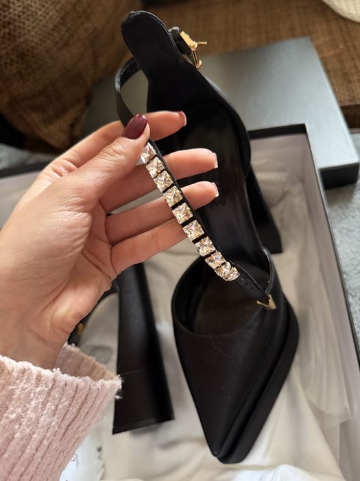 Черни Versace токчета