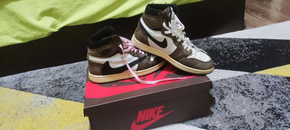 Обувки Jordan 1 Travis Scott