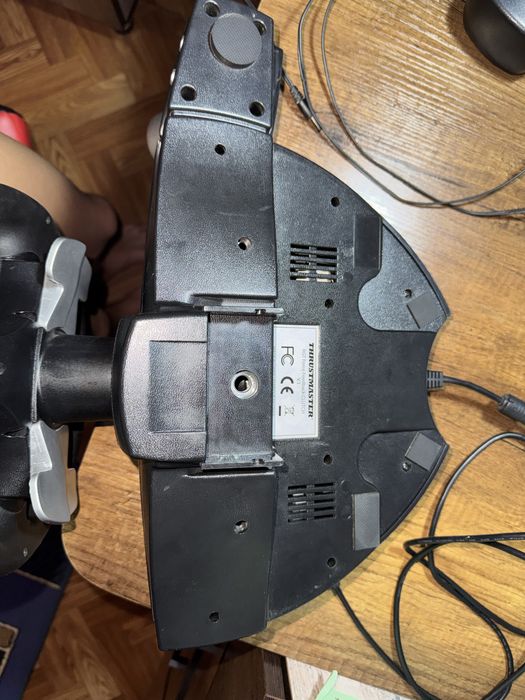 Игровой руль THRUSTMASTER.