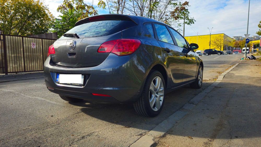 OPEL Astra 2011 — imagine 3