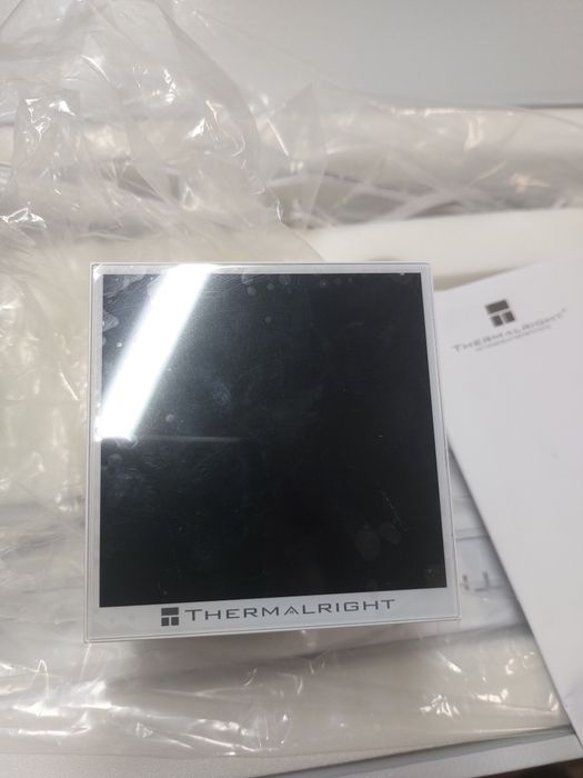 Cooler cu display mare Thermalright Hyper Vision 360 white argb nou!