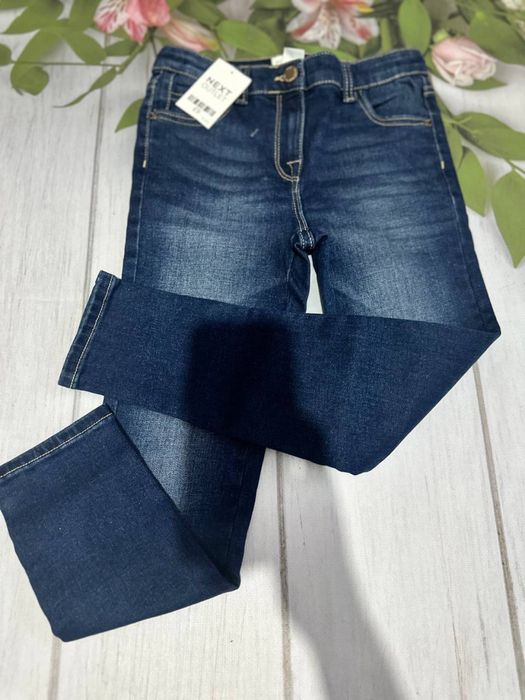 В наличми джинсовые брючки от некст