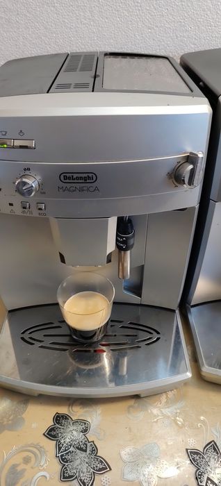 Espresor cafea DeLonghi magnifica