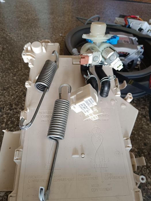 Пералня AEG на части