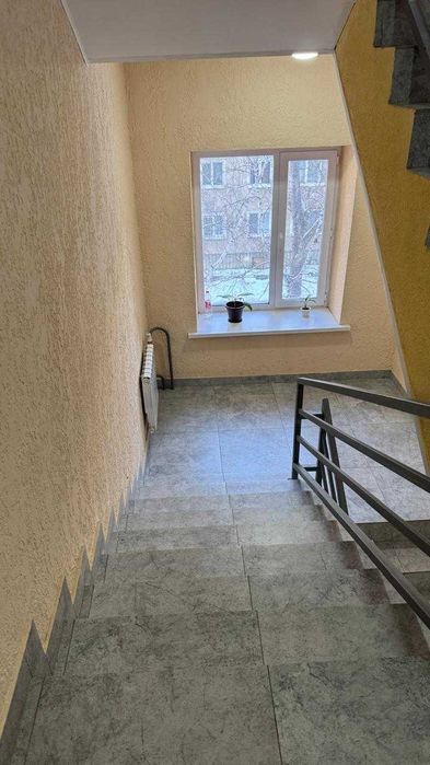 Продам 2-комн квартиру в 19мкрн