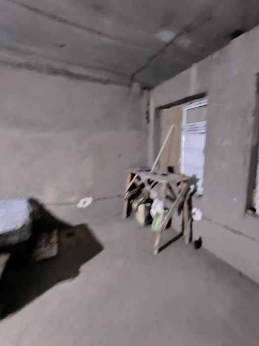 Помещение под офис магазин оптеку 34 м2. Кирпичный дом. Вдоль дороги