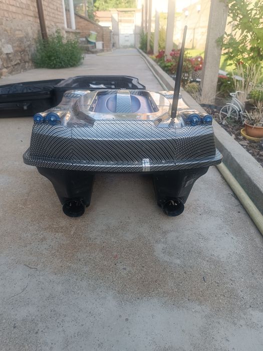 Лодка за захранка BOATMAN LIDER PRO