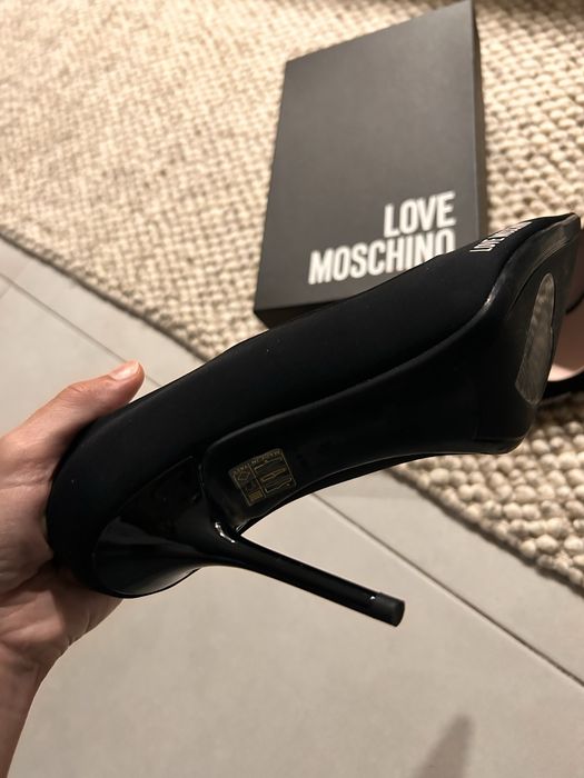 Нови обувки Love Moschino