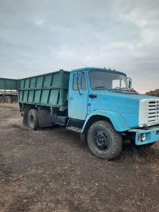 Продам зил самосвал.