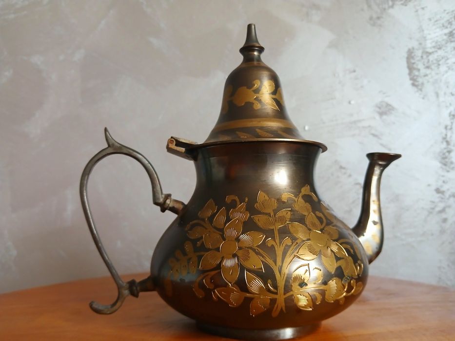 Античен индийски чайник