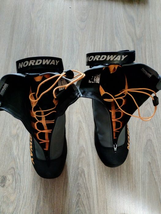 Ботинки для беговых лыж.