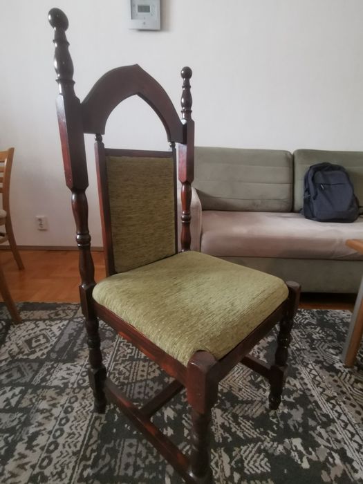 2 броя масивни ретро столове