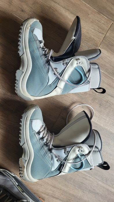 Boots  Askew  Snowbord.