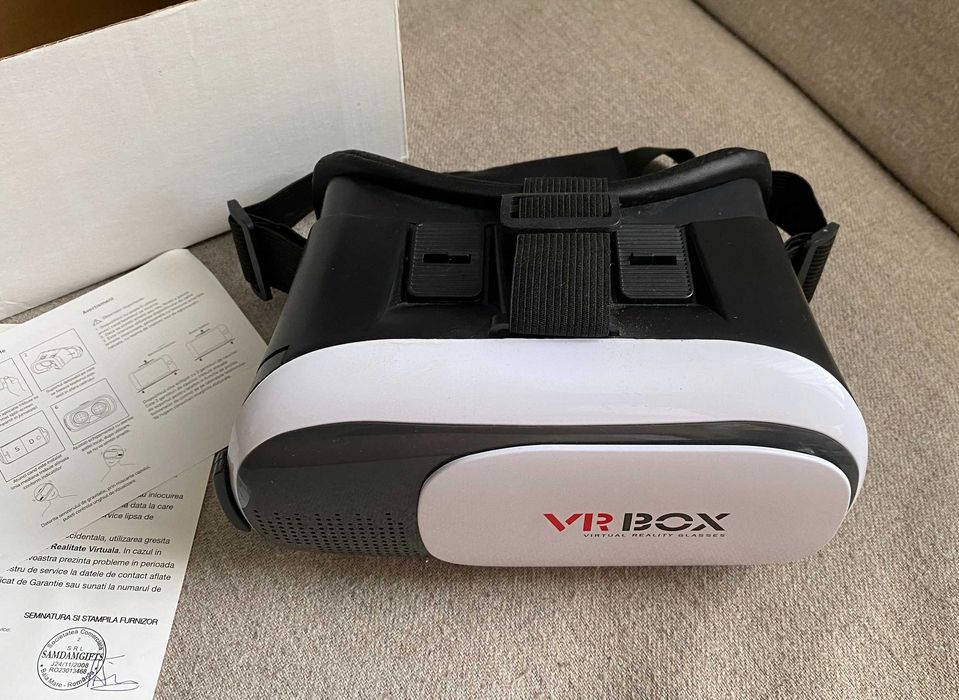 Ochelari VR - care se introduce telefonul in ei