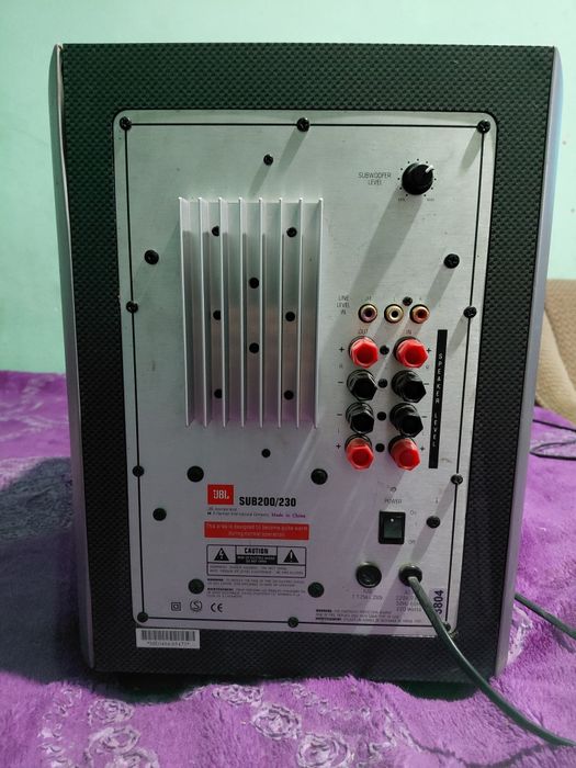 Vând sau schim cu diverse, Subwoofer jbl 200/230