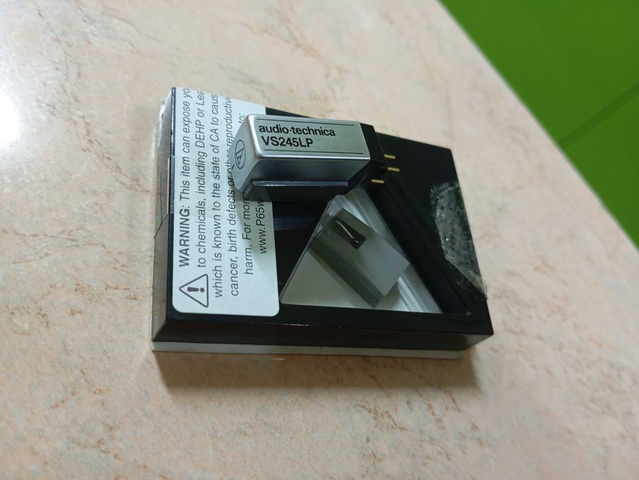 Продам звукосниматель для винилового проигрывателя.