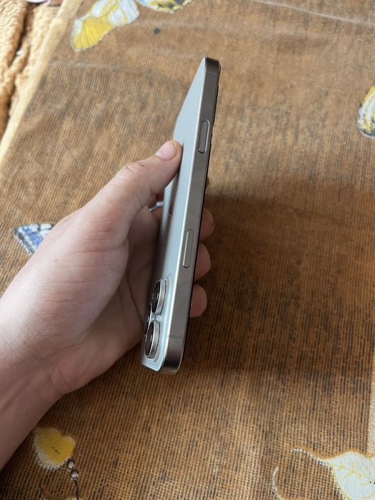 Vand schimb iohone 16 pro max