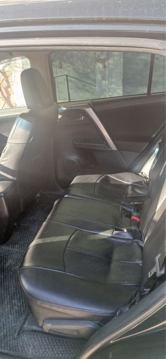 Продам машину Toyota Rav4