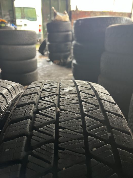 Уникални зимни гуми 215.65.16 Бриджистон
