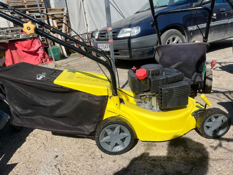 32:Самоходна моторна косачка