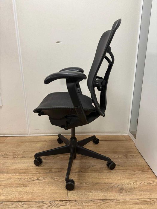 Refurbished Herman Miller Mirra Graphite Butterfly