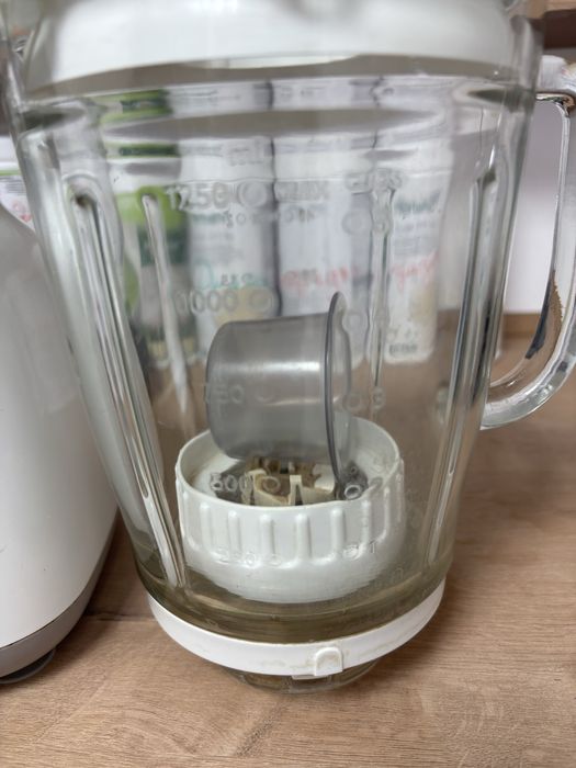 Блэндер в хорошем состоянии