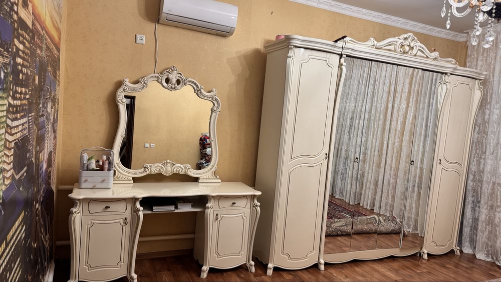 Гарнитур комодымен