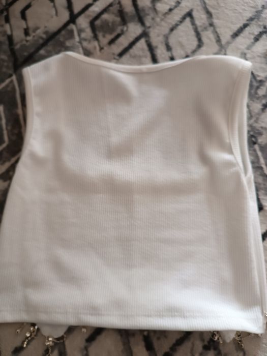 Чисто нов топ с висулки